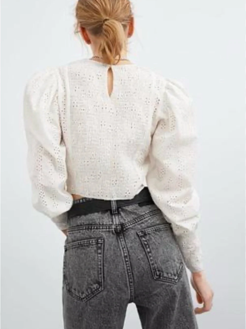 Zara‎ White Eyelet Puff-Sleeve Crop Top